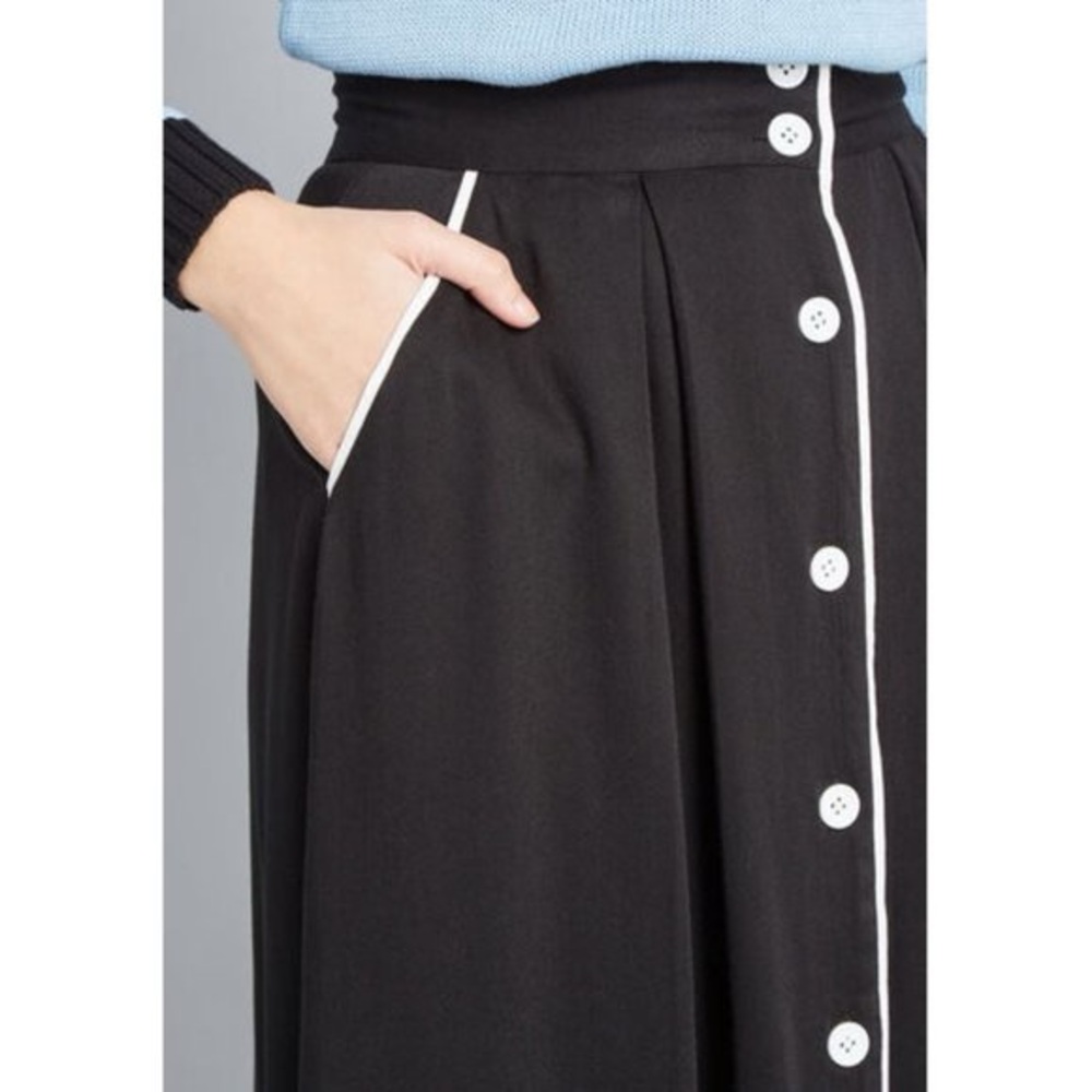 ModCloth Intelligent Involvement Button Front Skirt S - Picture 2 of 14